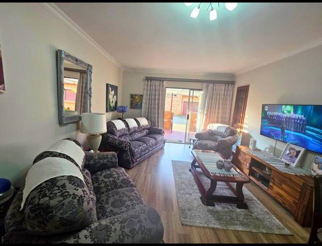 2 BEDROOM APARTMENT FOR SALE IN NORTON'S HOME ESTATE